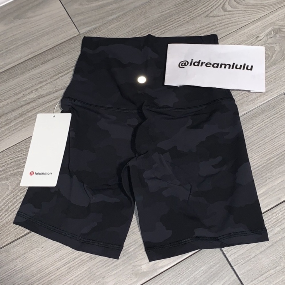 🌿NWT Lululemon Align Super High Rise Short 6” - Picture 3 of 4